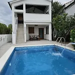 Ema With Heated Pool * Supetarska Draga