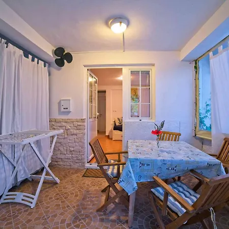 Ema With Heated Pool Lejlighed Supetarska Draga