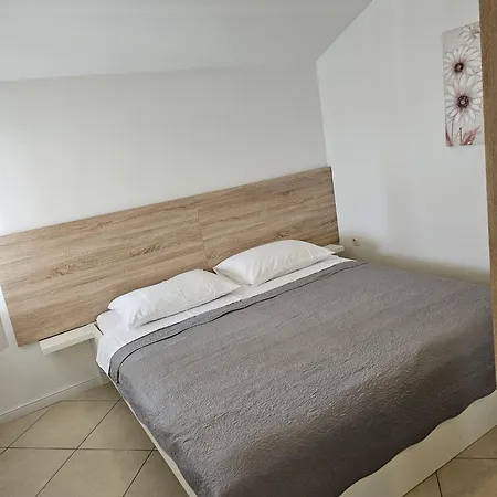 Διαμέρισμα Ema