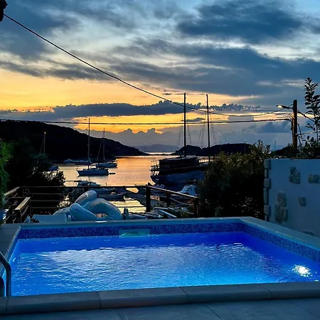 Ema With Heated Pool Apartment Supetarska Draga