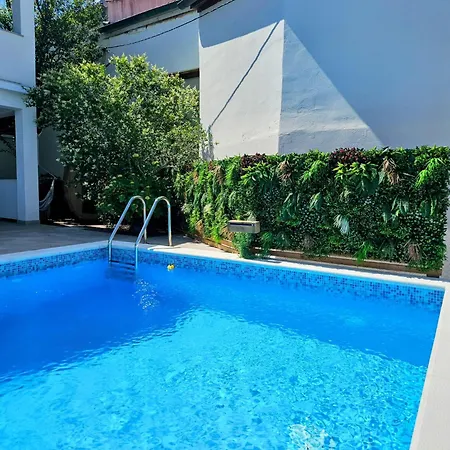 Ema With Heated Pool *