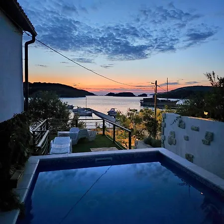 Ema With Heated Pool Supetarska Draga